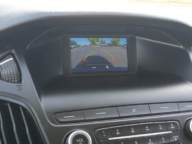 Used 2018 Blue Ford SE image 19