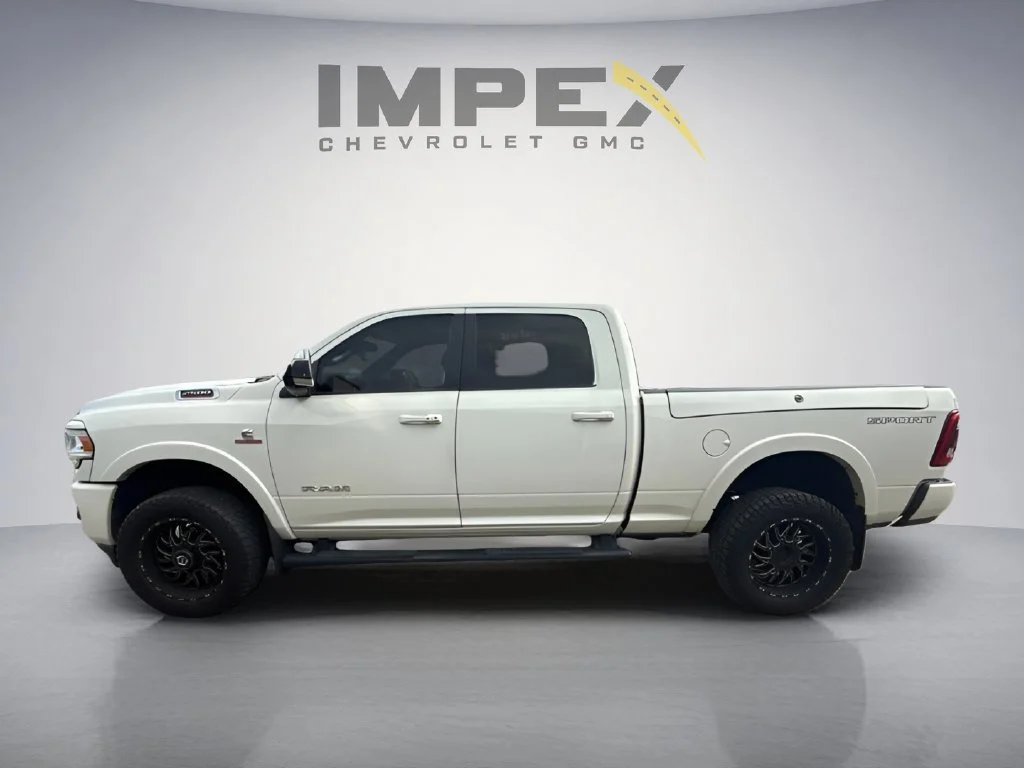Used 2022  Ram Laramie image 2
