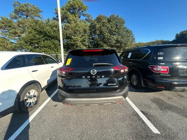 Used 2021 Black Nissan SV image 4
