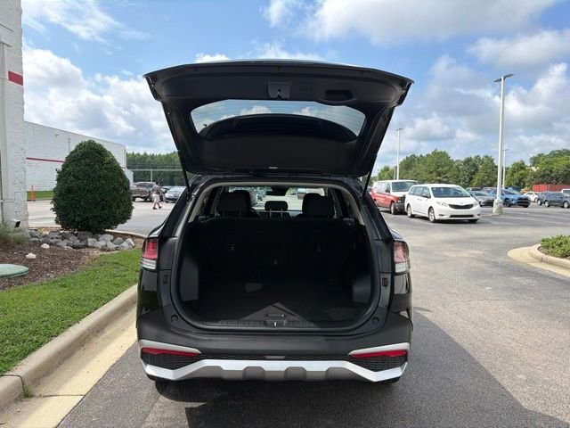 Used 2024 Black Kia LX image 13