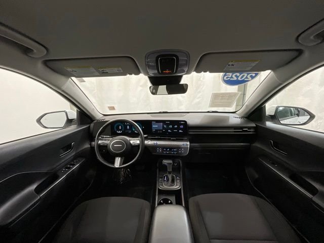 Used 2025 White Hyundai SEL image 16