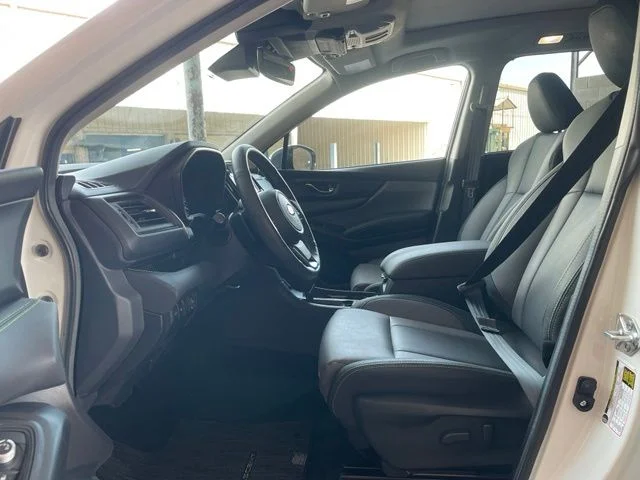 Used 2025 White Subaru Onyx Edition image 19