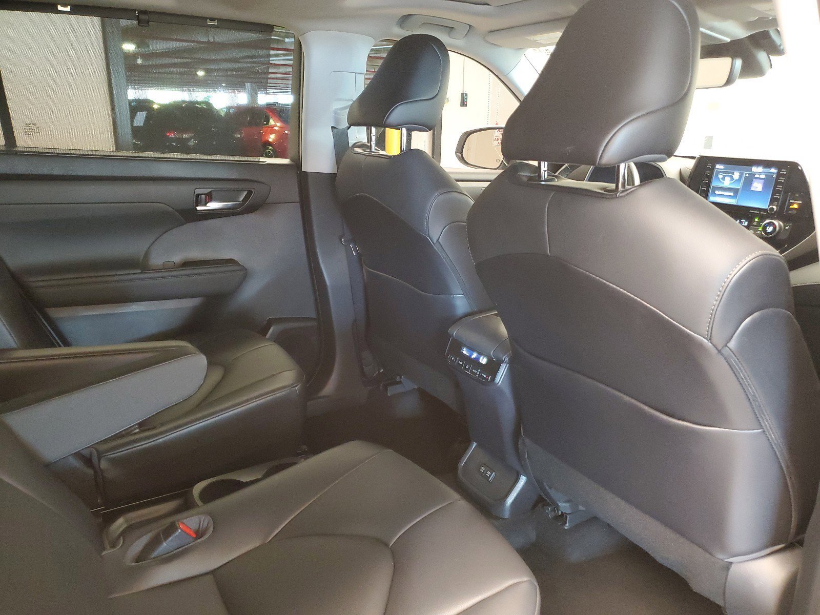 Used 2021 Blizzard Pearl Toyota Hybrid XLE image 21