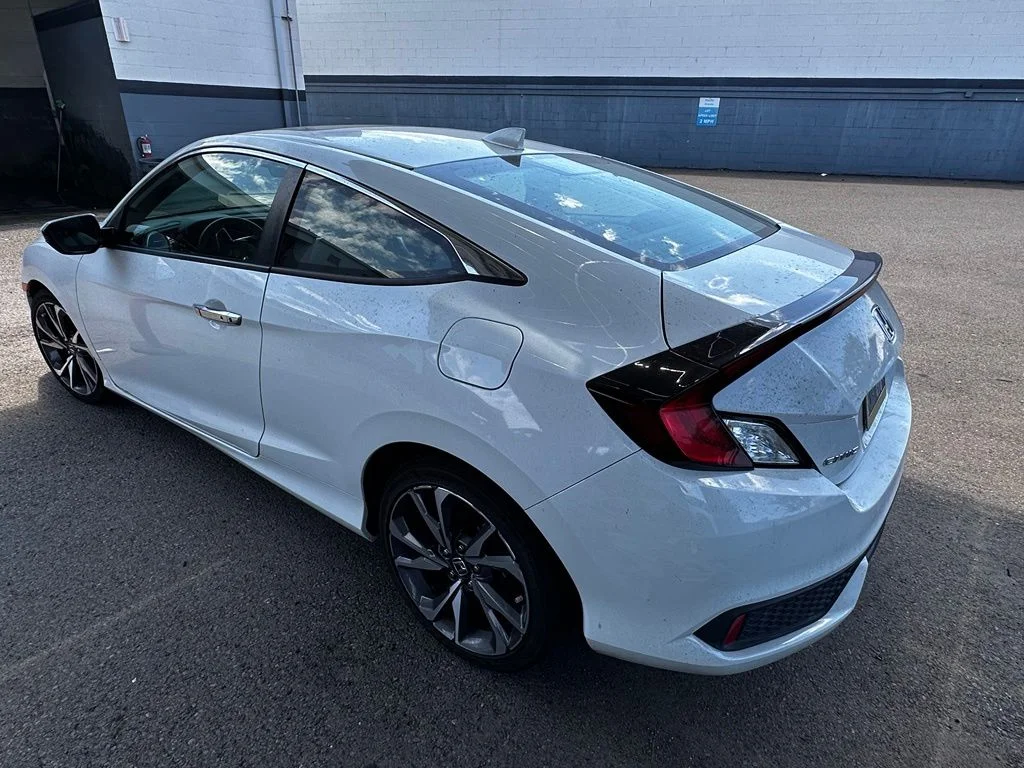 Used 2019 White Honda Touring image 17