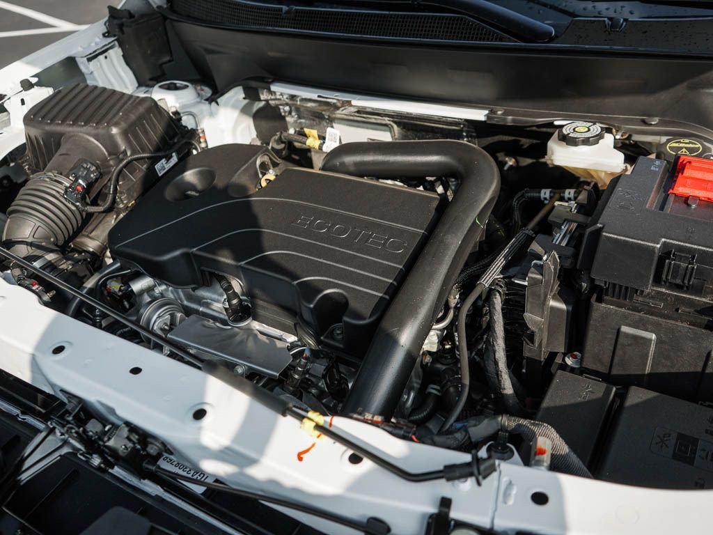 2027 Chevrolet Equinox LT - Photo 6