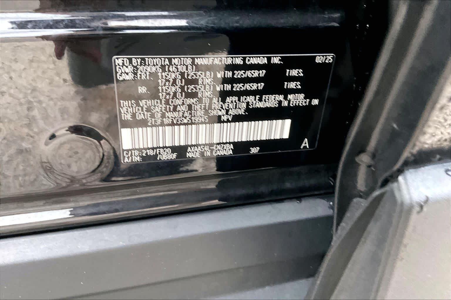 Used 2025 Midnight Black Metallic Toyota LE image 34