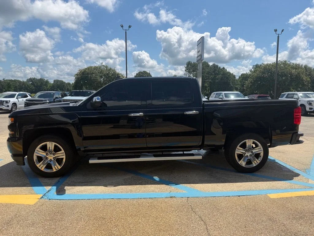 Used 2018 Black Chevrolet Custom image 4
