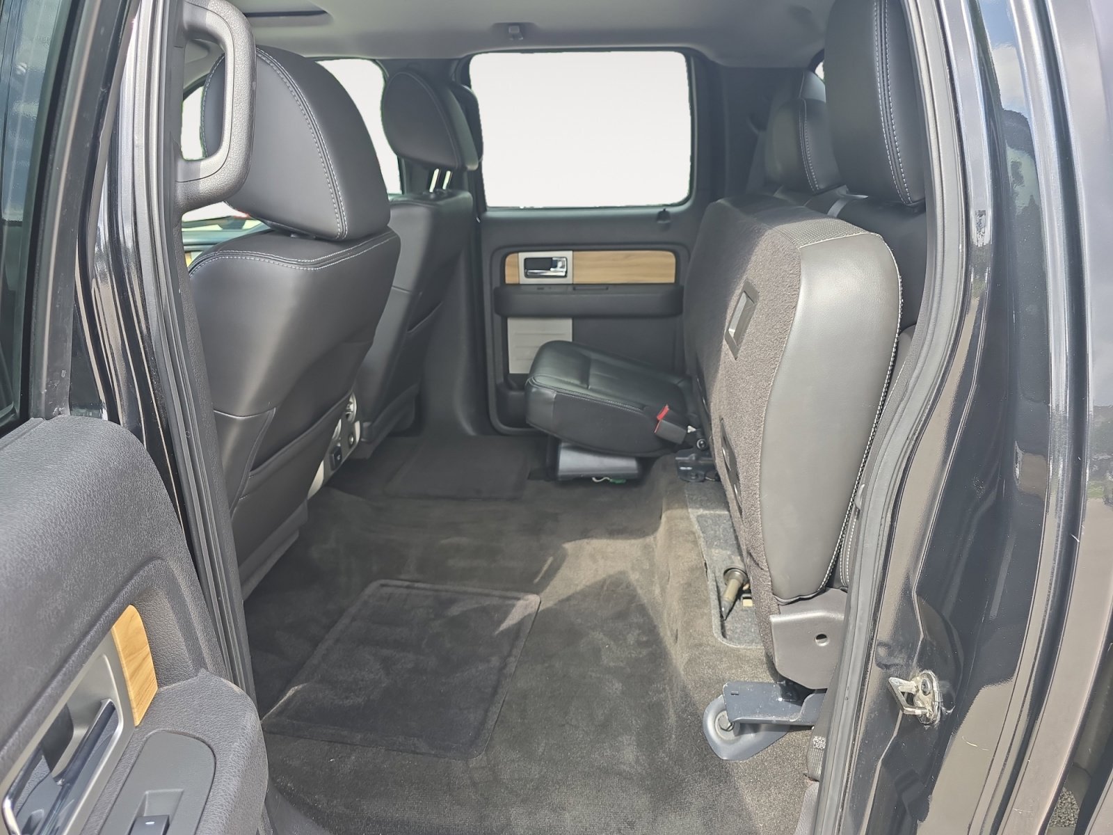Used 2011 Tuxedo Black Metallic Ford Lariat image 24