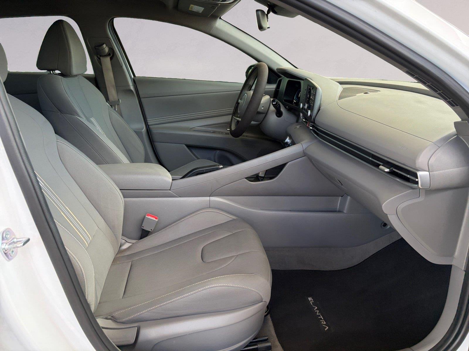 Used 2025 Serenity White Hyundai SEL Sport image 15