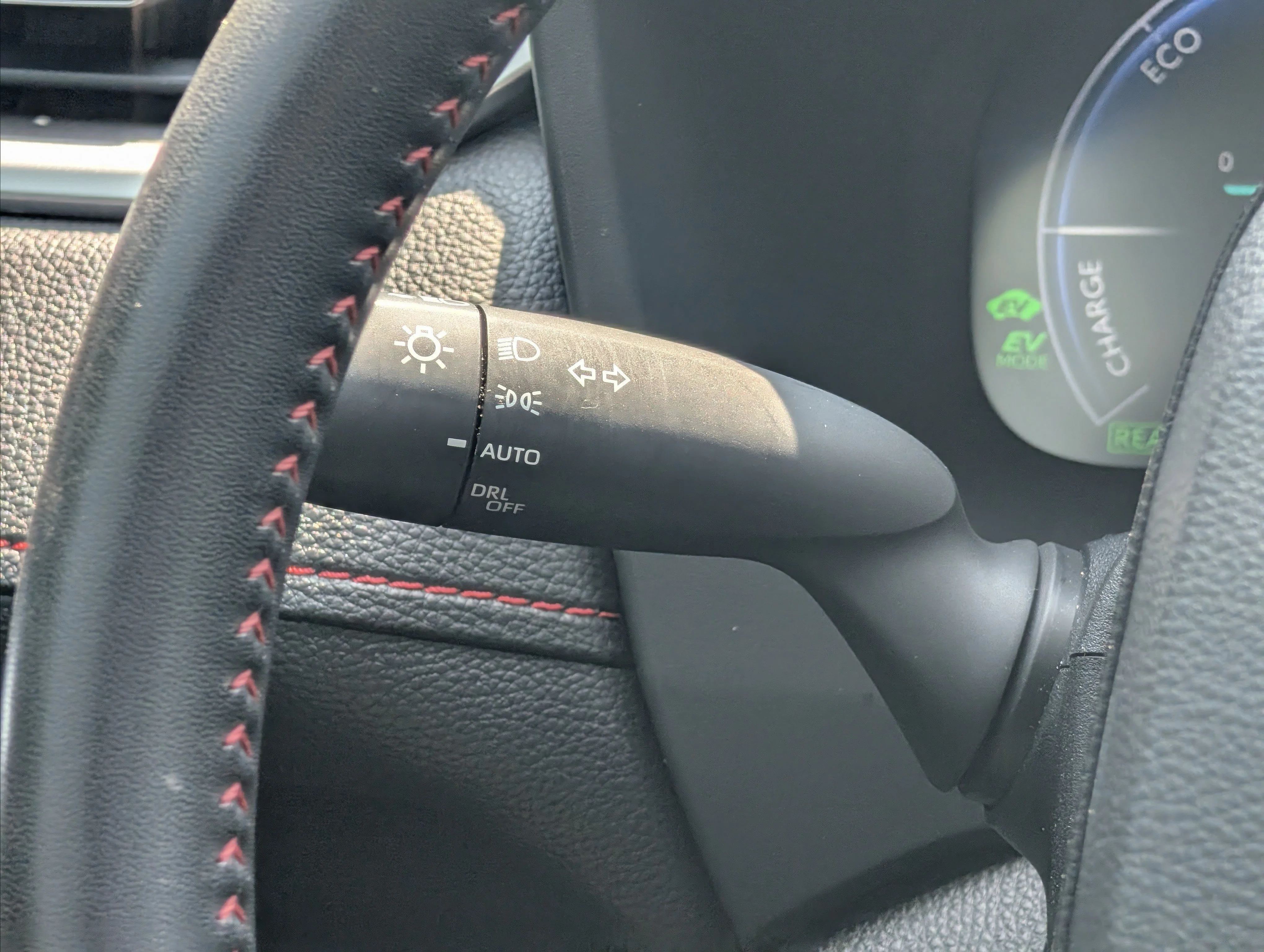 Used 2023 Wind Chill Pearl/Midnight Black Metallic Toyota XSE image 24