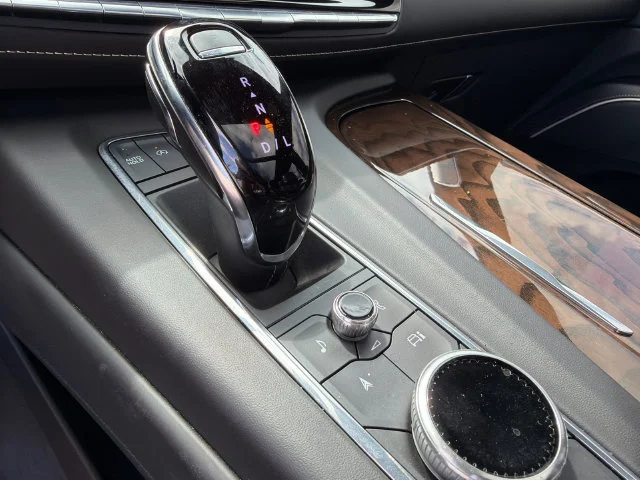 Used 2024 Crystal White Tricoat Cadillac Sport Platinum image 33