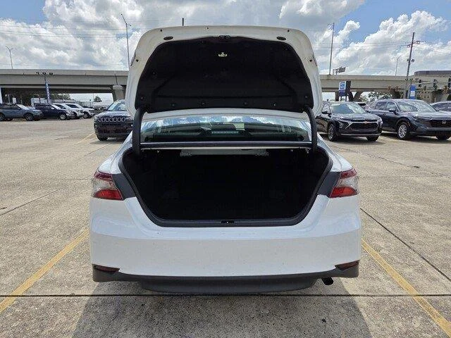 Used 2023 Ice Cap Toyota LE image 27