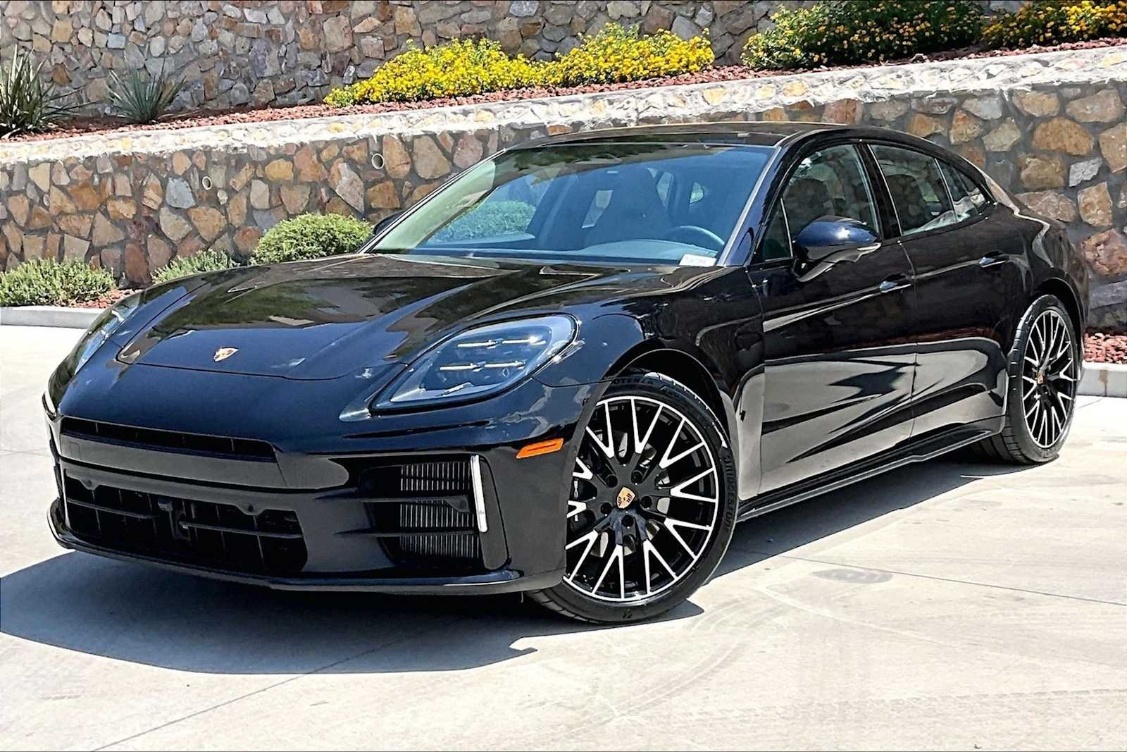 2026 Porsche Panamera 4