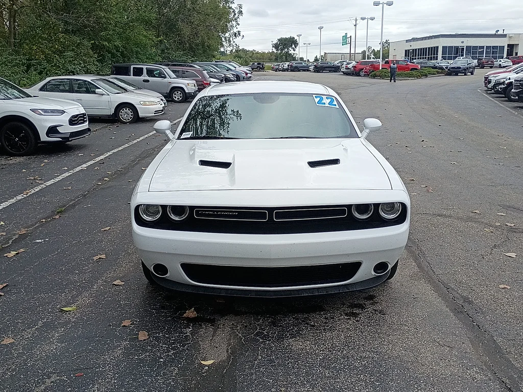 Used 2022 White Knuckle Clear Coat Dodge SXT image 8