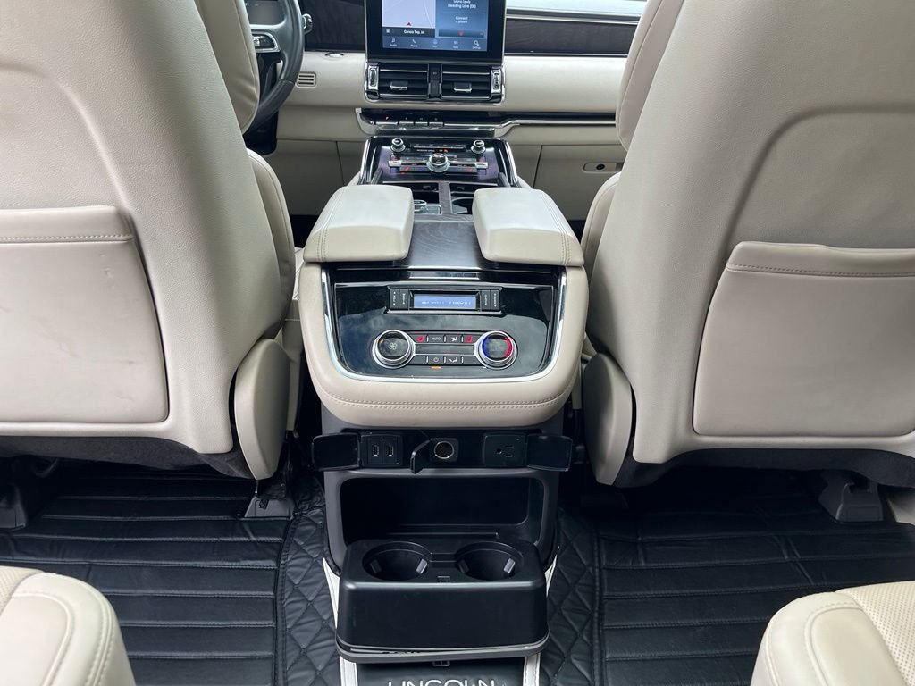 Used 2020 White Lincoln Reserve image 31