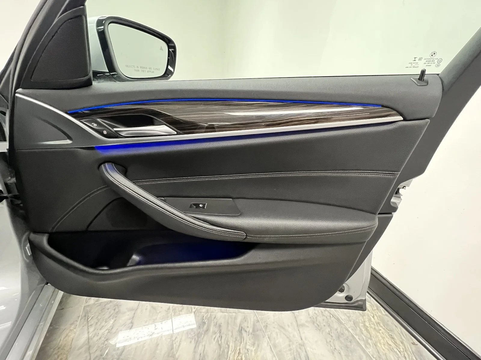 Used 2019 Glacier Silver Metallic BMW 530i xDrive image 38