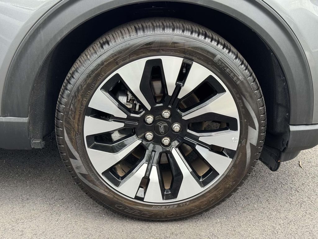 Used 2026 Gray Ford Platinum image 27