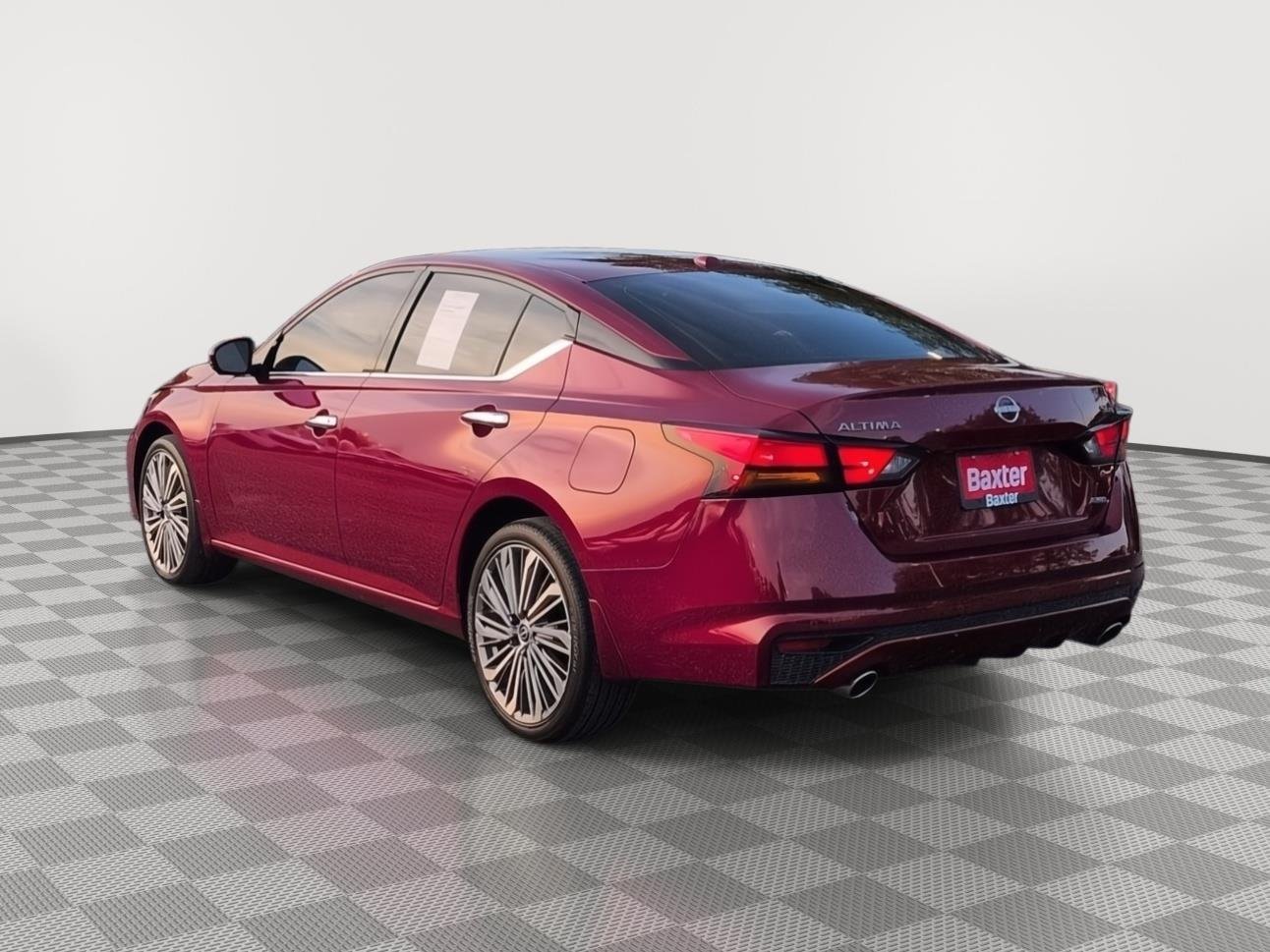 Used 2025 Scarlet Ember Nissan SL image 18