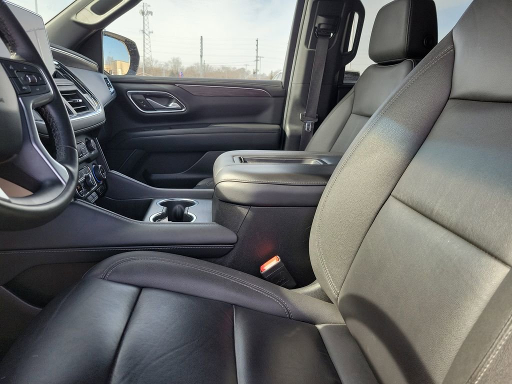 2024 Chevrolet Suburban LT - Photo 21
