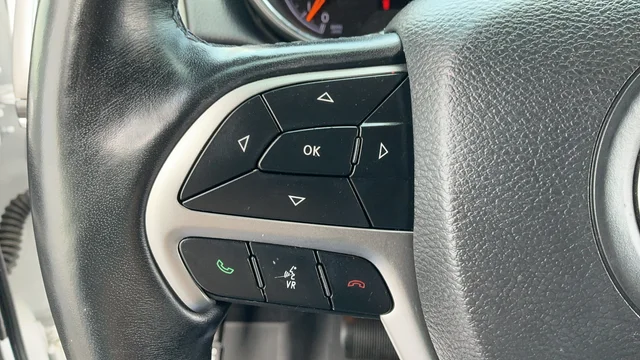 Used 2022 White Jeep Limited image 12