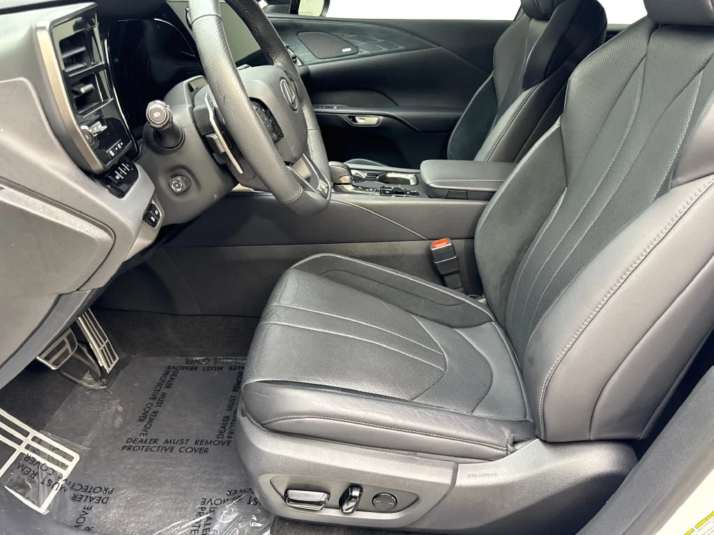 Used 2023 White Lexus 500h F SPORT Performance image 28