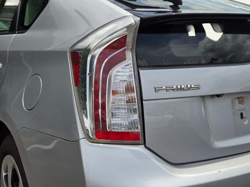 Used 2015 Silver Toyota Two image 9