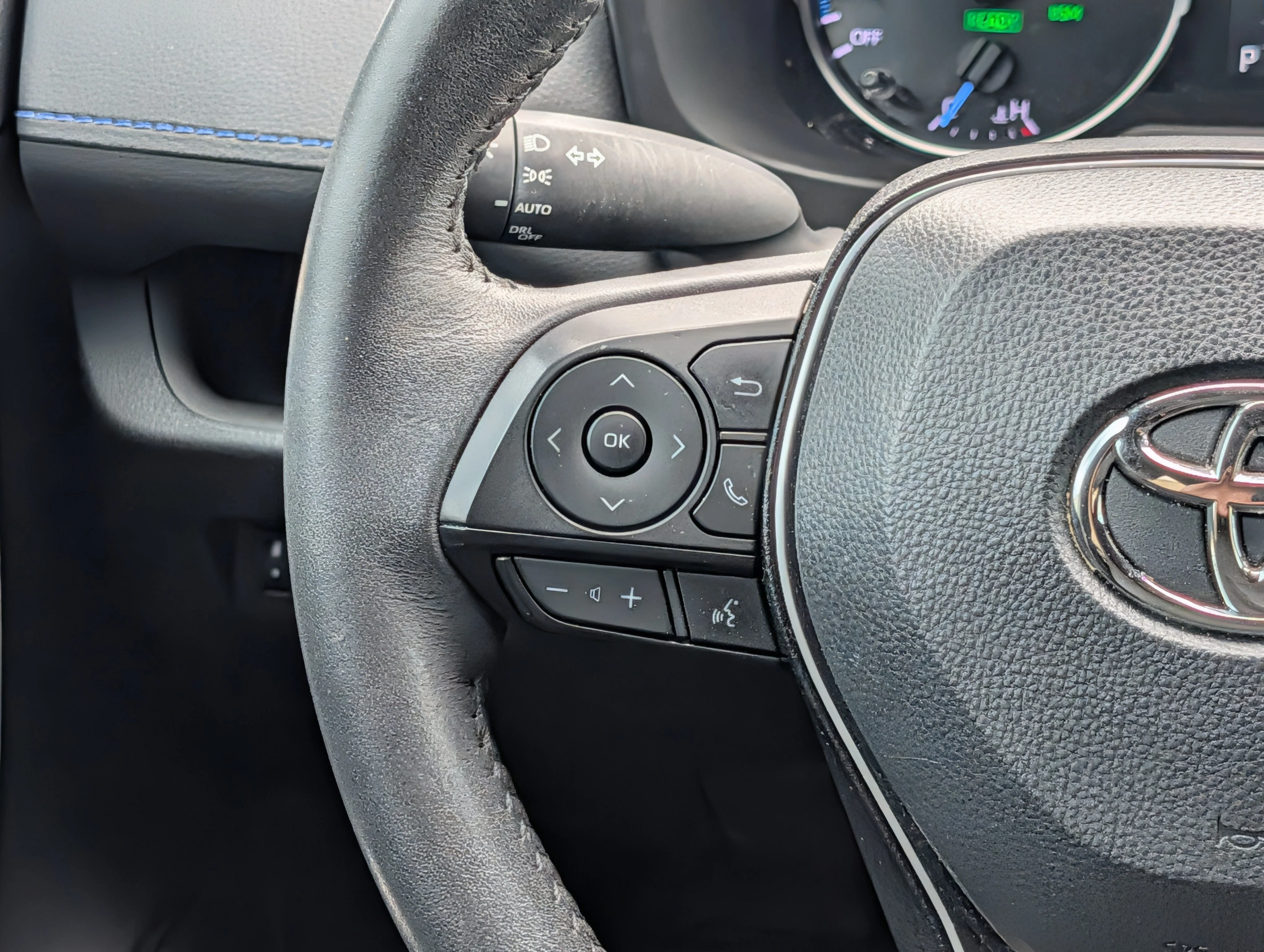 Used 2022 Magnetic Gray Metallic Toyota Hybrid SE image 21