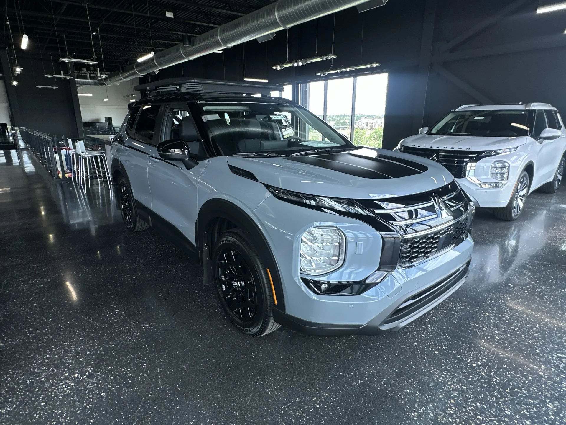 New 2026 Moonstone Gray Metallic/Black Roof Mitsubishi Trail Edition image 2