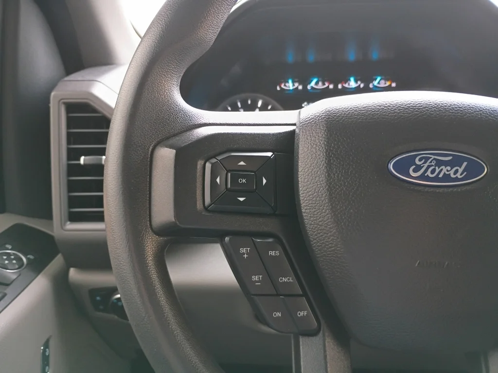 Used 2022 Oxford White Ford XL image 28