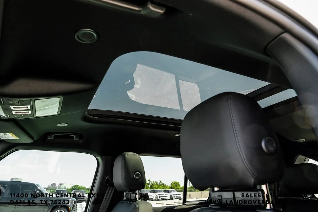 New 2026 Fuji White Land Rover X-Dynamic SE image 27