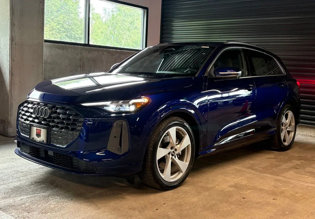 New 2026 Navarra Blue Metallic Audi 2.0T Prestige image 1