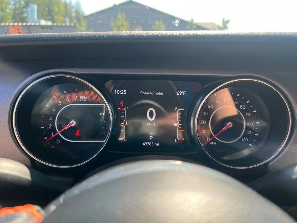 Used 2022 Gray Jeep Mojave image 6