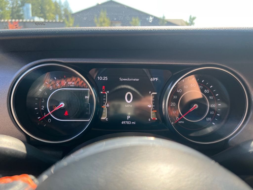 Used 2022 Gray Jeep Mojave image 6