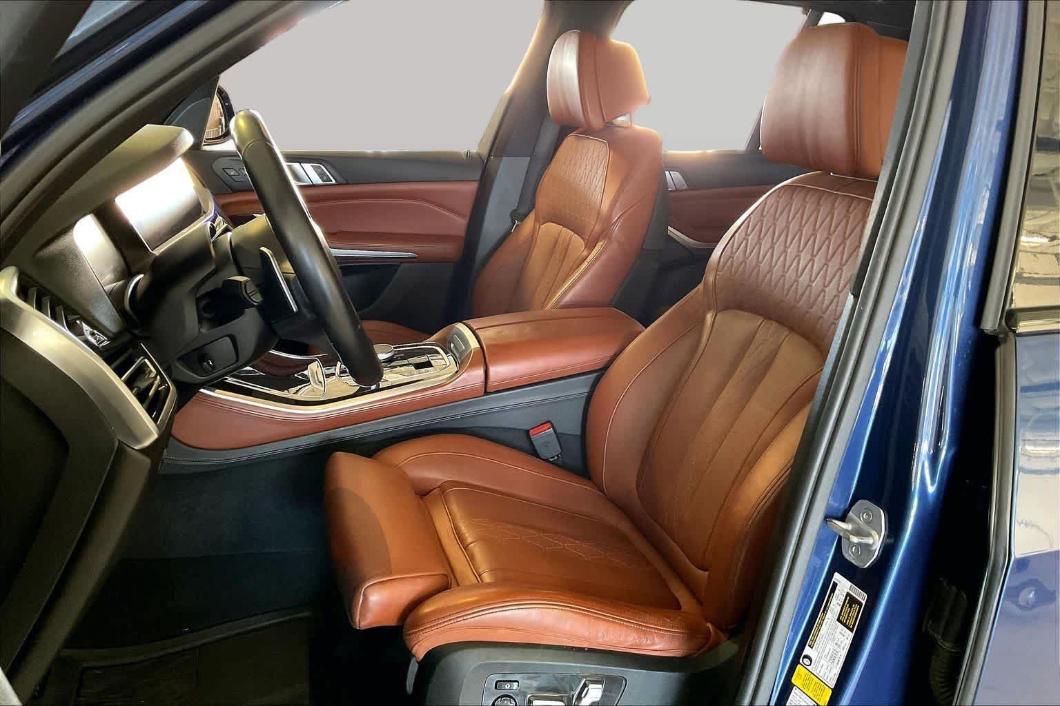 Used 2019 Phytonic Blue Metallic BMW xDrive50i image 7