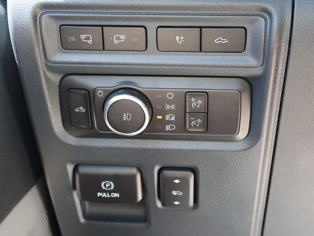 Used 2022 White Ford Raptor image 32