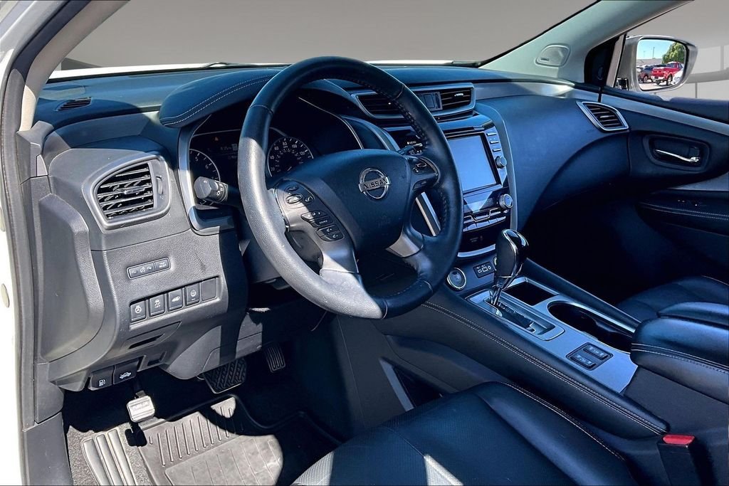 Used 2021 White Nissan SL image 13