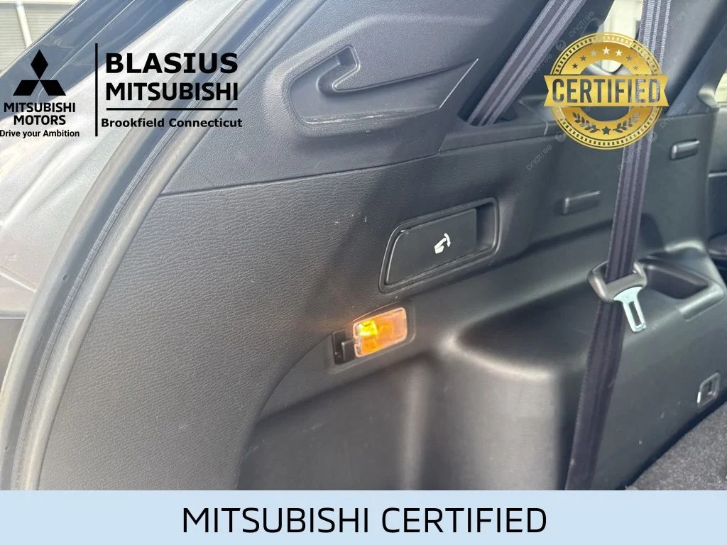 Certified Used 2024 Silver Mitsubishi SE image 14