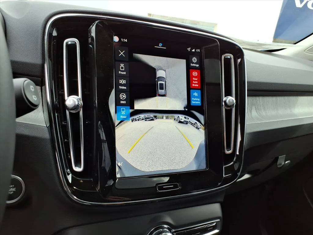 2026 Volvo XC40 Plus - Photo 20