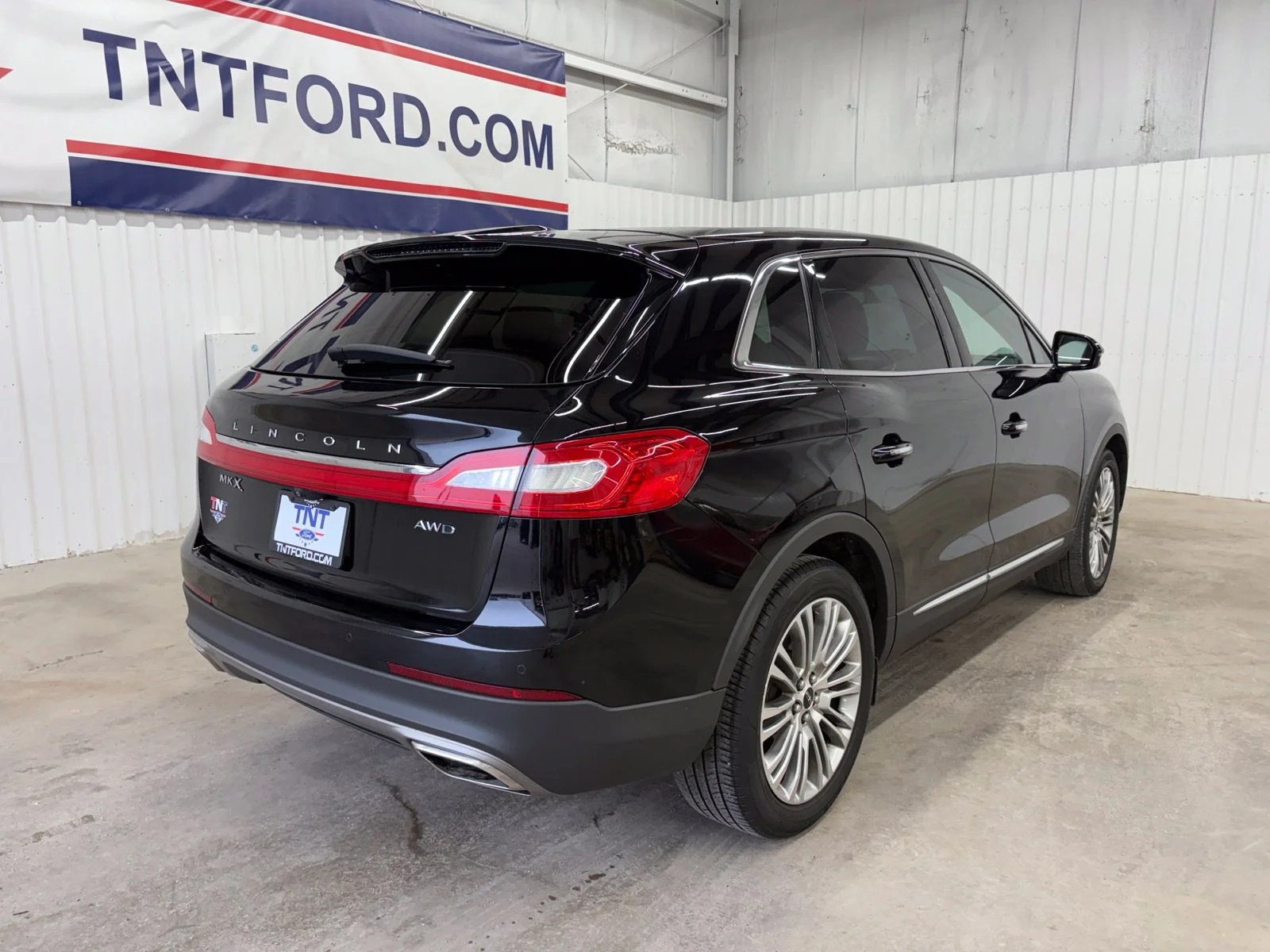 Used 2018 Black Velvet Lincoln Reserve image 7