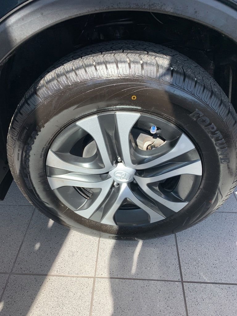2018 Toyota RAV4 LE - Photo 16