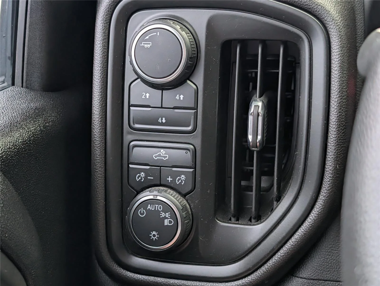 Used 2023 Summit White Chevrolet Custom image 30