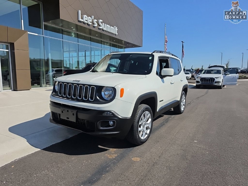 Used 2018 White Jeep Latitude image 1