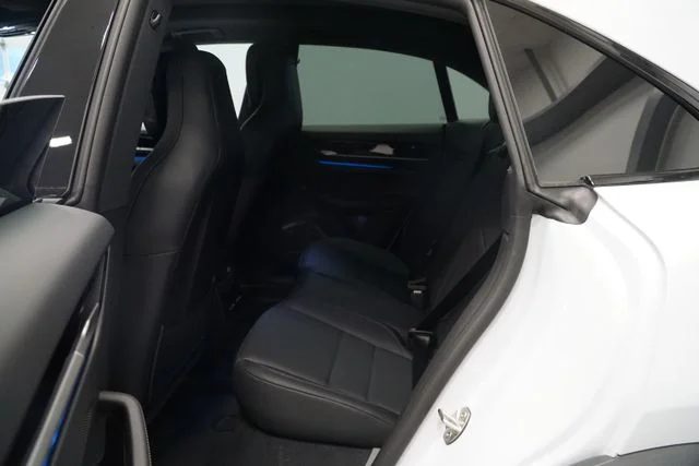 2026 Porsche Macan S - Photo 24