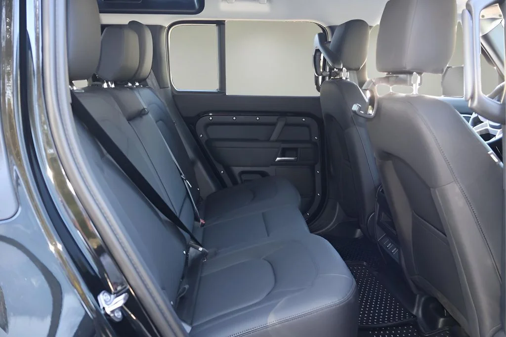 New 2026 Santorini Black Land Rover S image 13