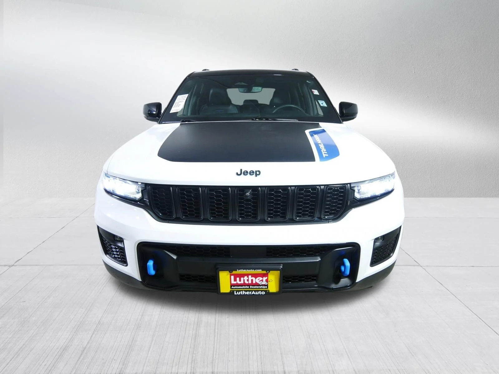 Used 2022 Bright White Clearcoat Jeep Trailhawk image 2