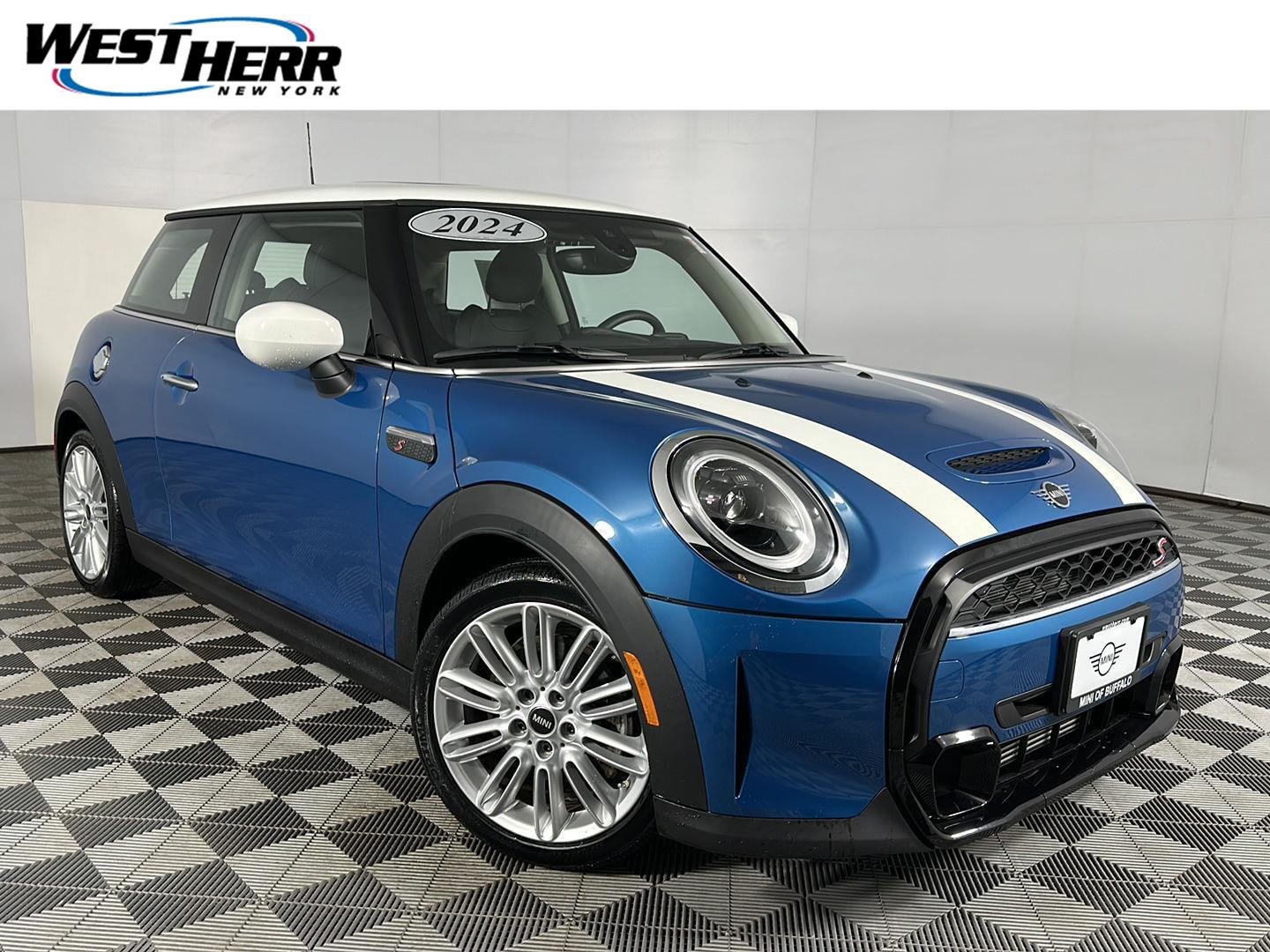 2024 MINI Hardtop Cooper S's photo