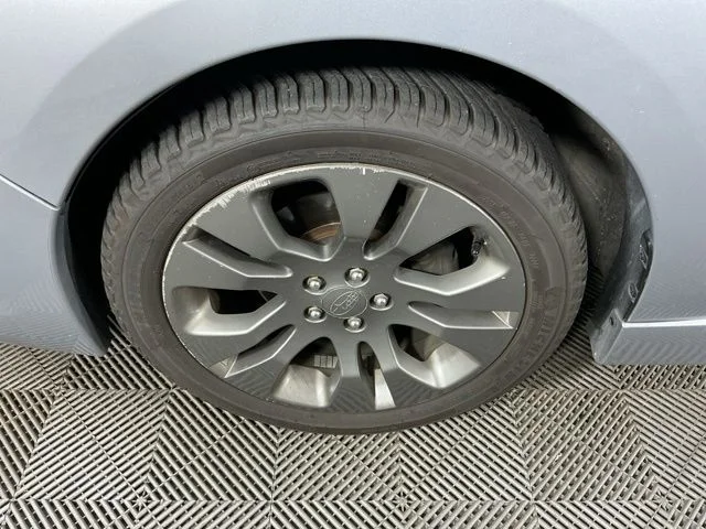 Used 2013 Silver Subaru 2.0i Sport Limited image 9
