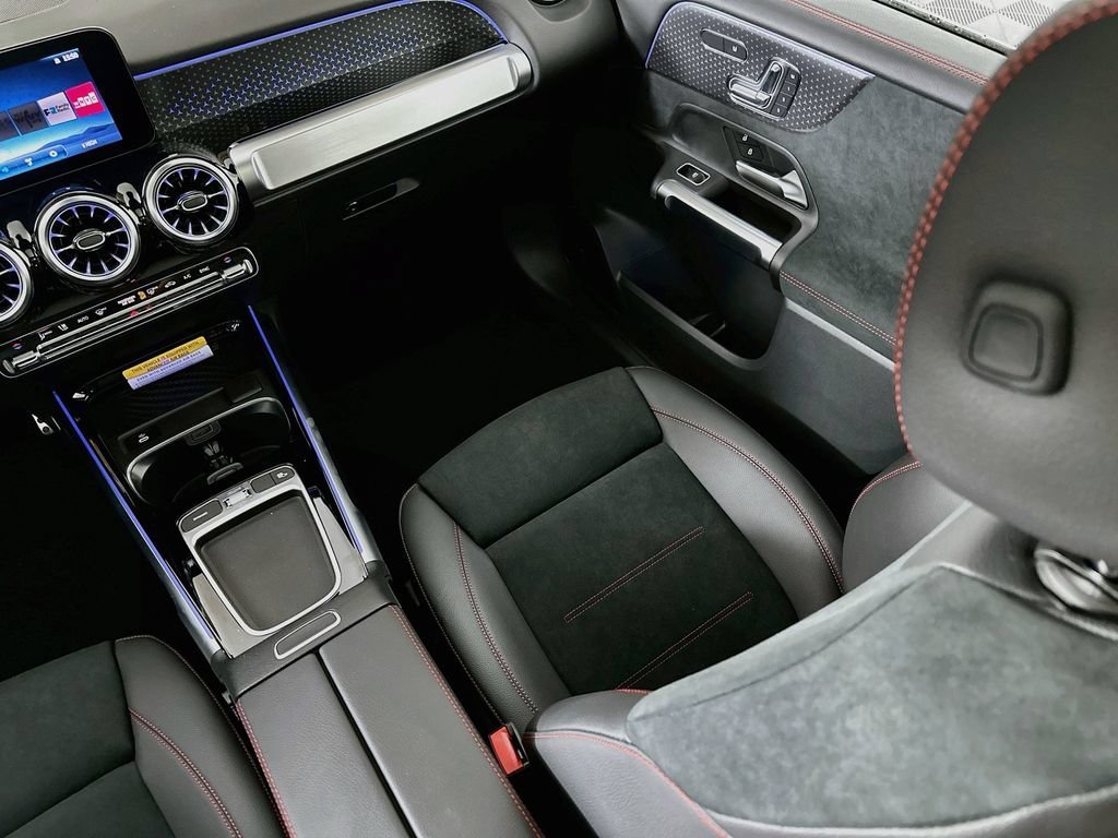 New 2026 Polar White Mercedes-Benz GLB 35 AMG® image 58