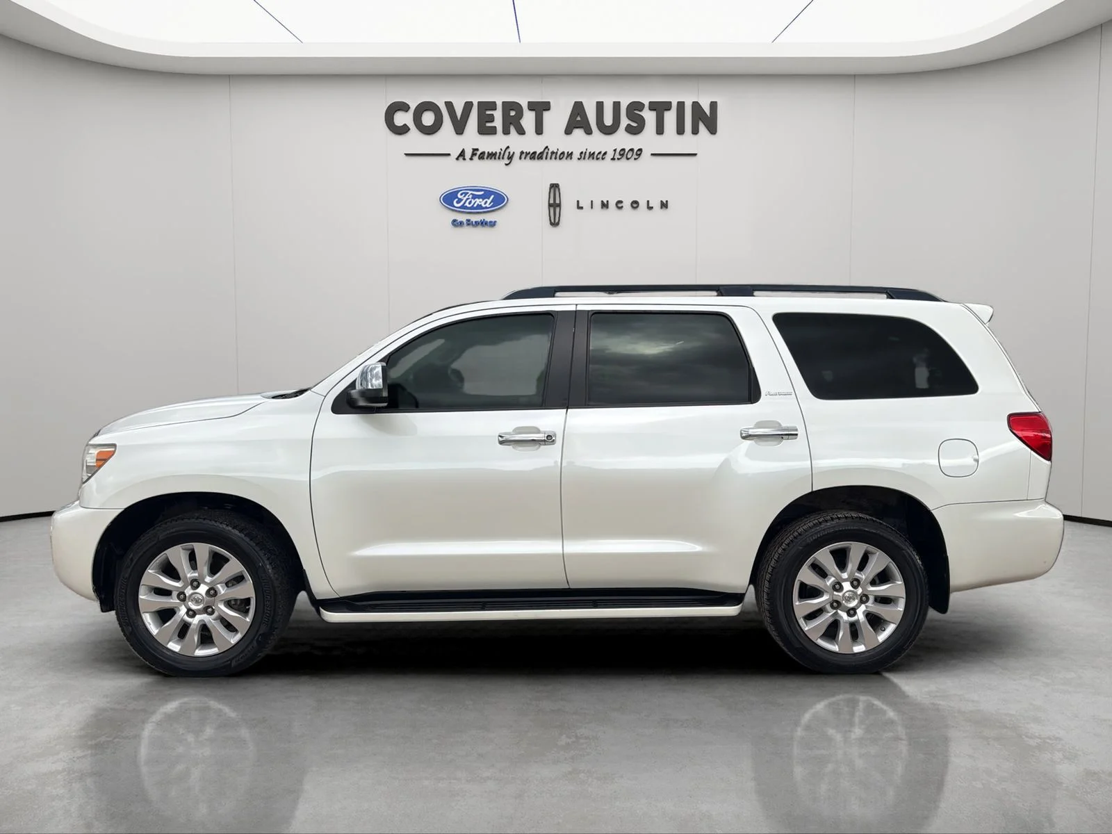 Used 2014 White Toyota Platinum image 2