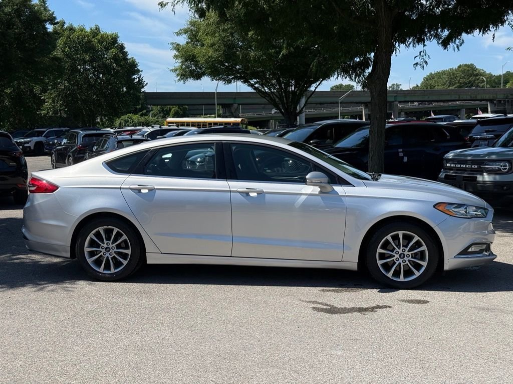 Used 2017 Silver Ford SE image 11